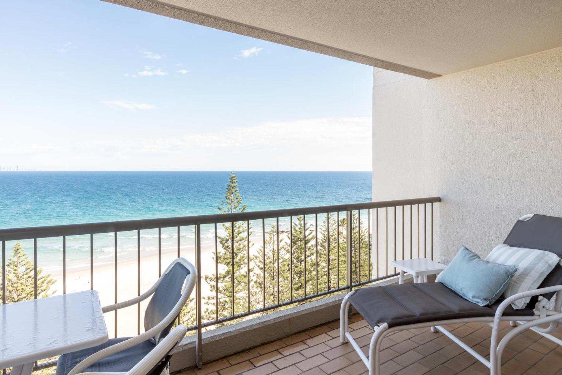 גולד קוסט Columbia Beachfront Apartments On Rainbow Bay מראה חיצוני תמונה