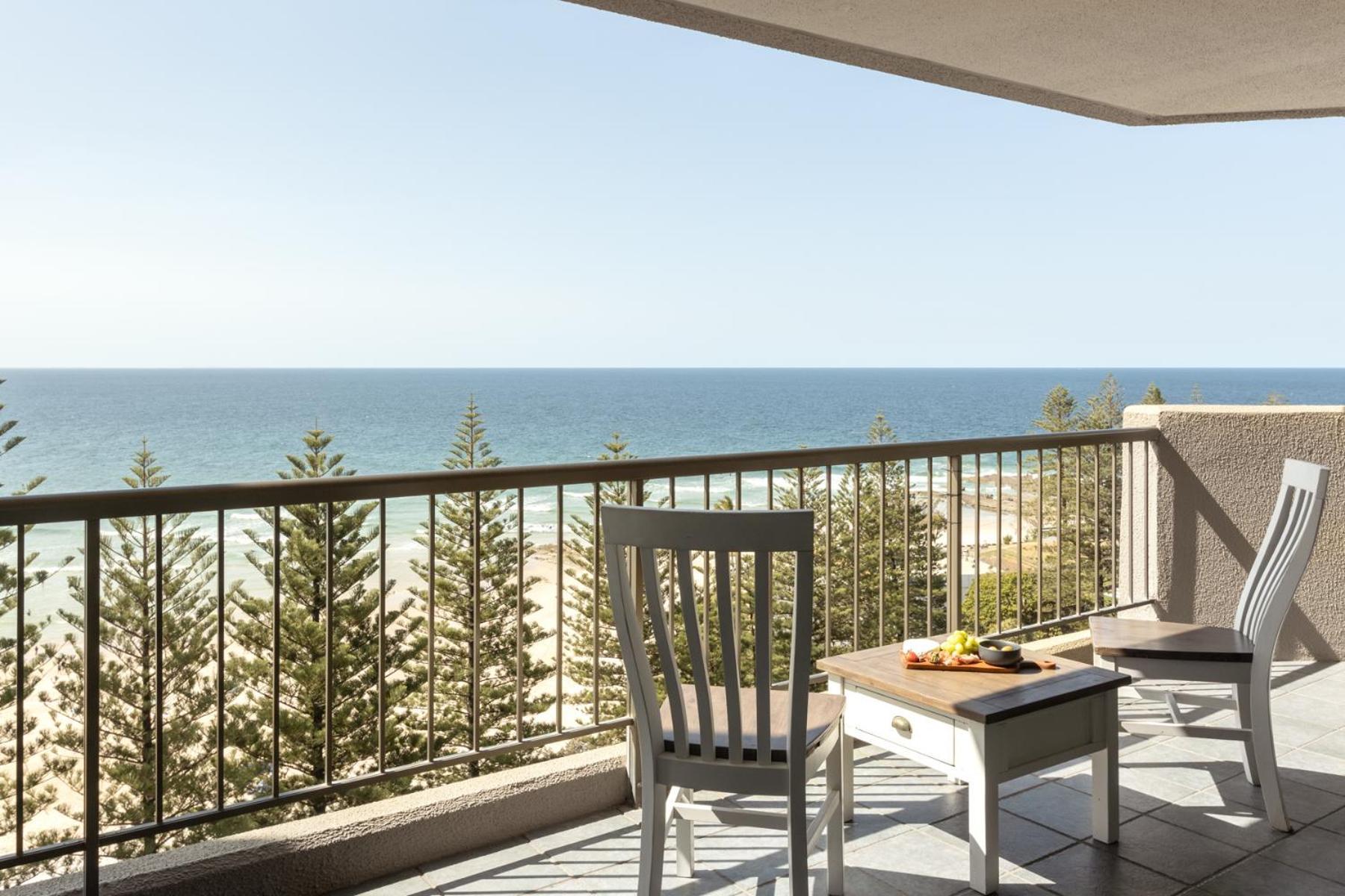 גולד קוסט Columbia Beachfront Apartments On Rainbow Bay מראה חיצוני תמונה