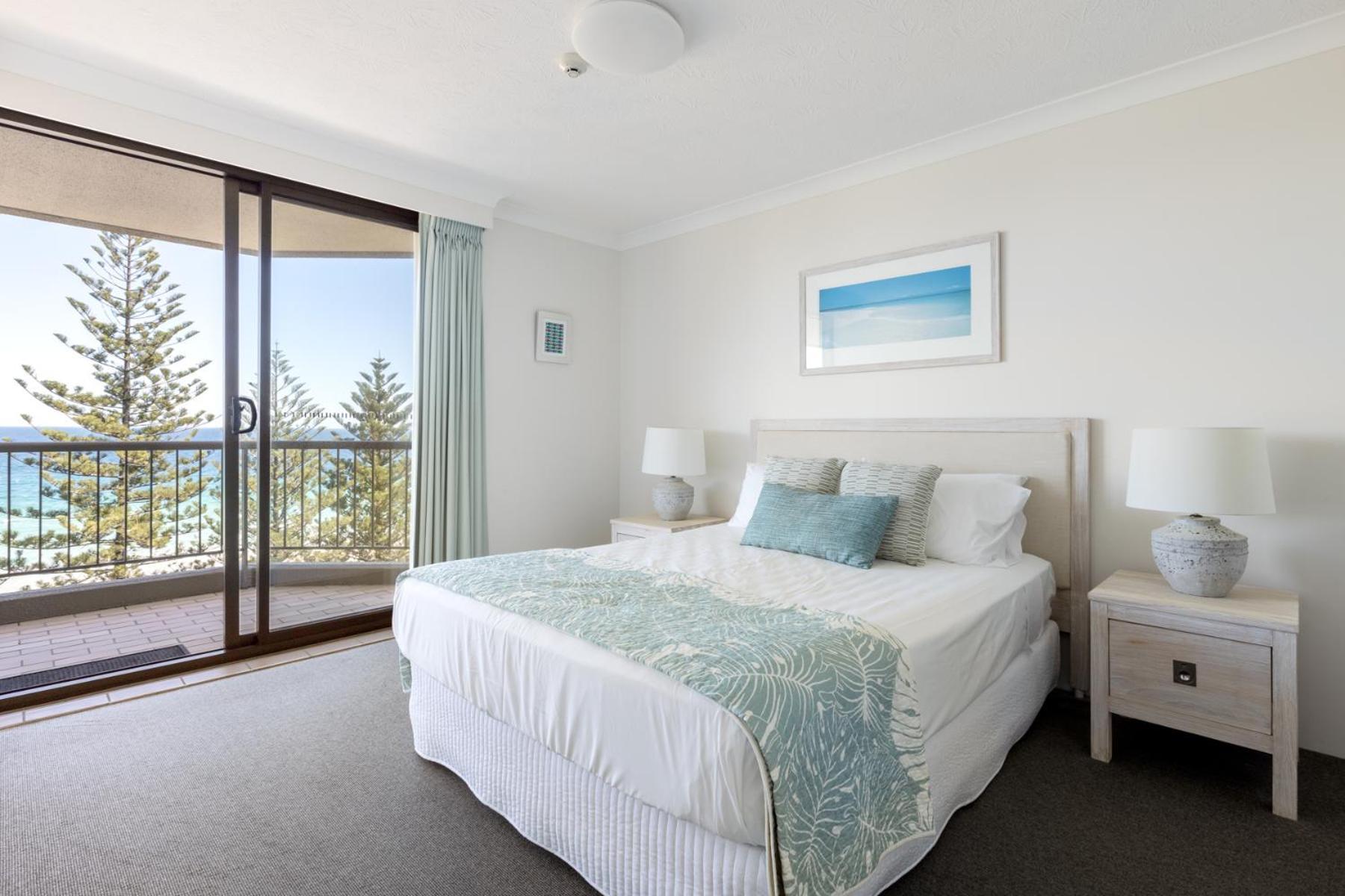 גולד קוסט Columbia Beachfront Apartments On Rainbow Bay מראה חיצוני תמונה