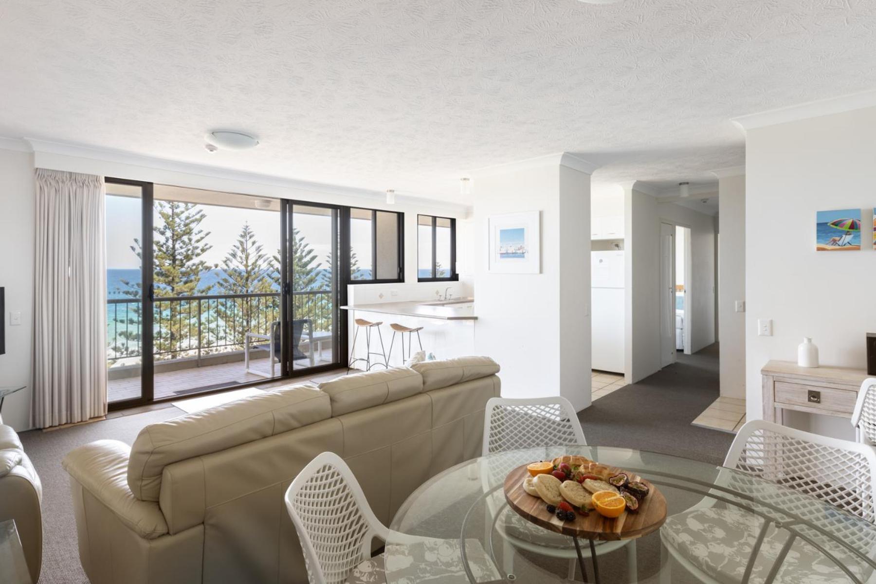 גולד קוסט Columbia Beachfront Apartments On Rainbow Bay מראה חיצוני תמונה