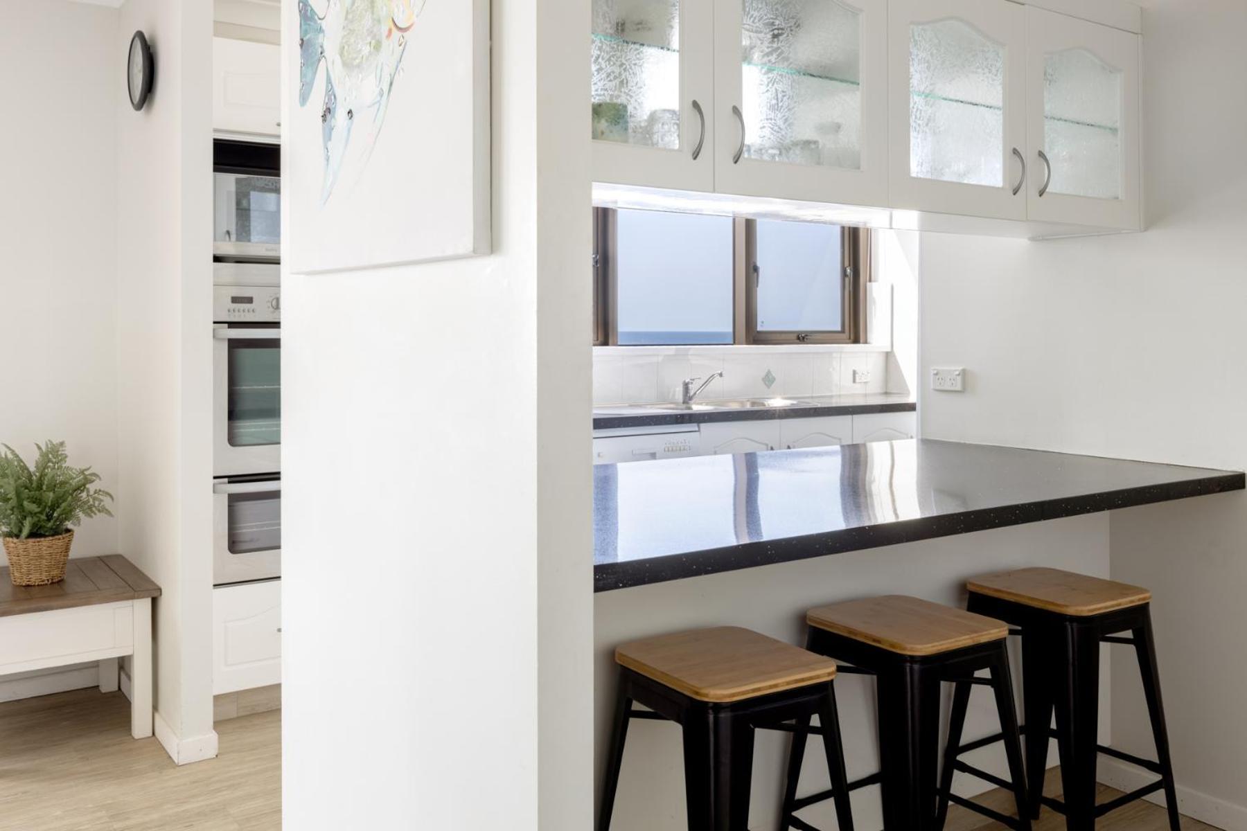 גולד קוסט Columbia Beachfront Apartments On Rainbow Bay מראה חיצוני תמונה