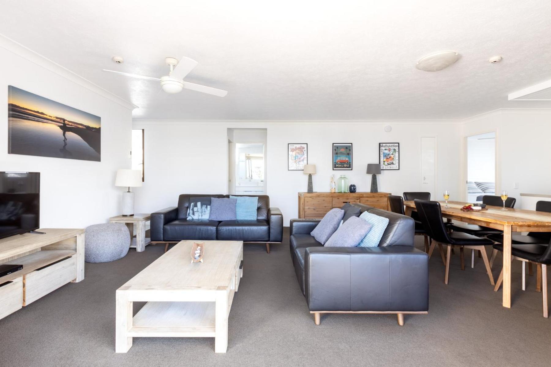 גולד קוסט Columbia Beachfront Apartments On Rainbow Bay מראה חיצוני תמונה