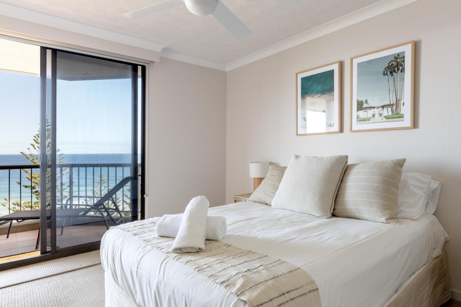 גולד קוסט Columbia Beachfront Apartments On Rainbow Bay מראה חיצוני תמונה