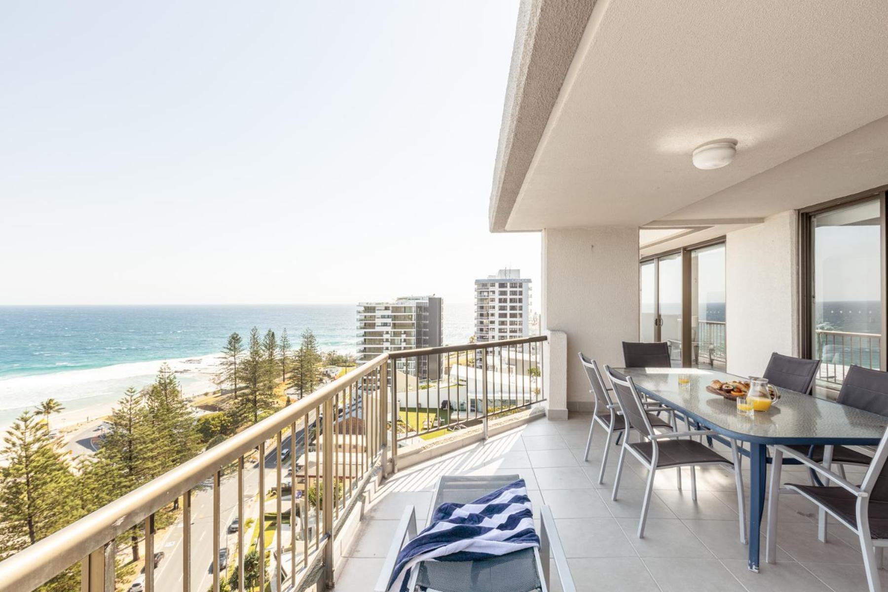 גולד קוסט Columbia Beachfront Apartments On Rainbow Bay מראה חיצוני תמונה