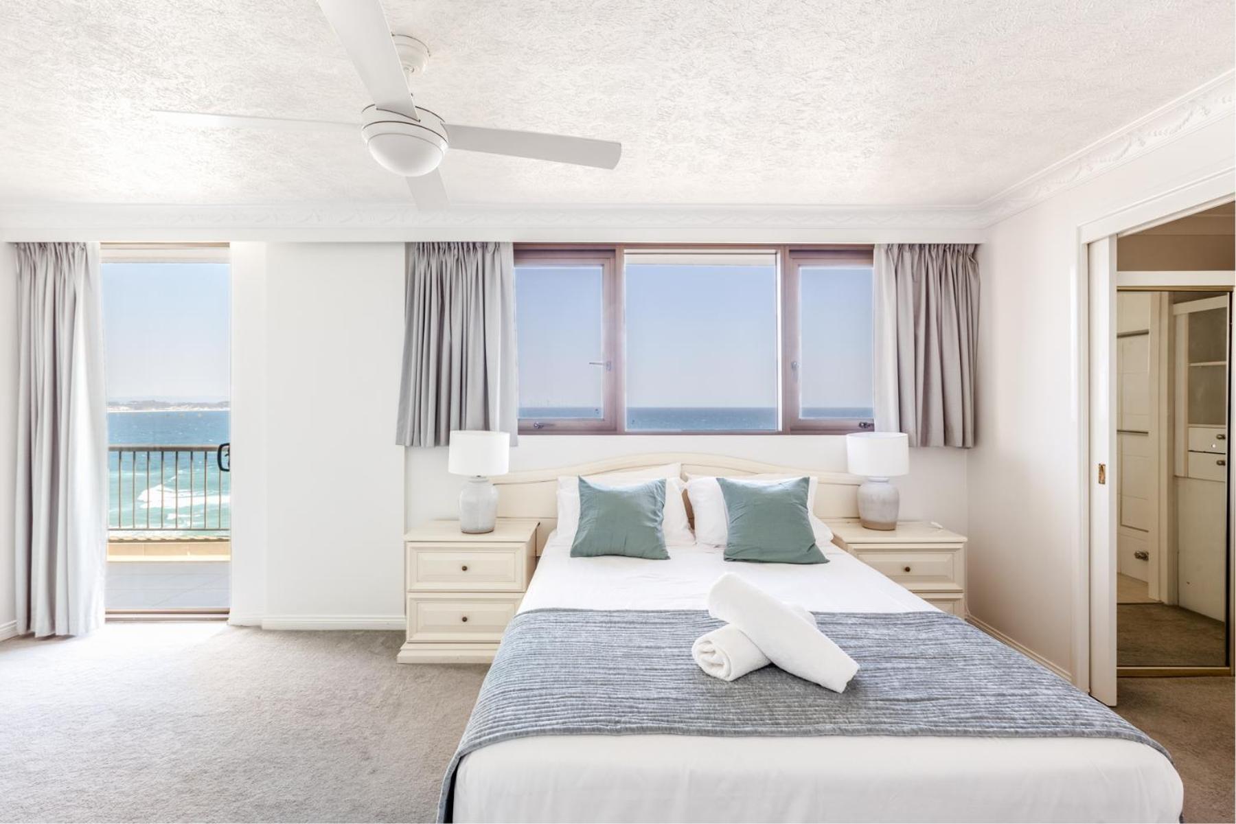 גולד קוסט Columbia Beachfront Apartments On Rainbow Bay מראה חיצוני תמונה