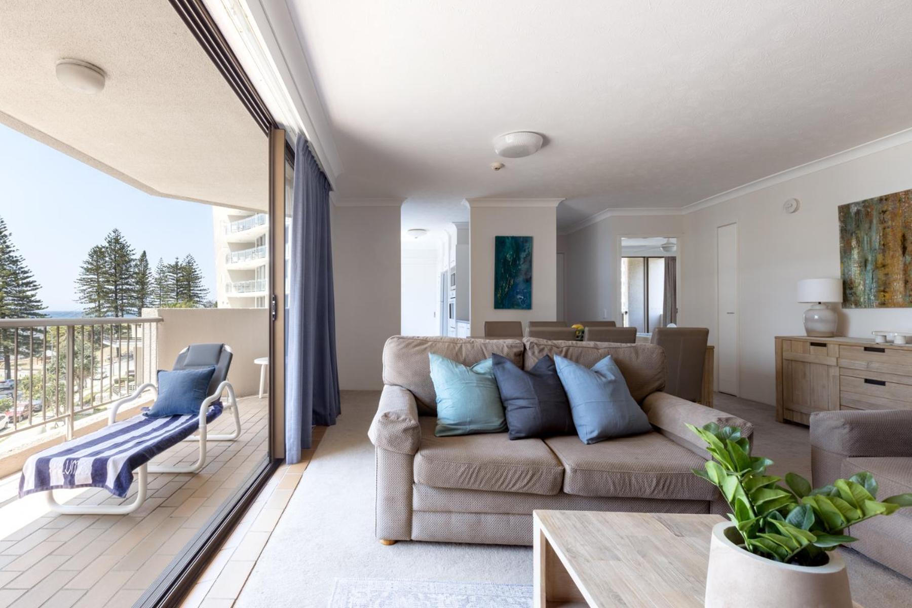 גולד קוסט Columbia Beachfront Apartments On Rainbow Bay מראה חיצוני תמונה