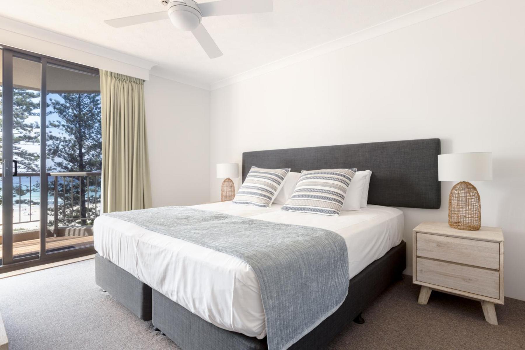גולד קוסט Columbia Beachfront Apartments On Rainbow Bay מראה חיצוני תמונה