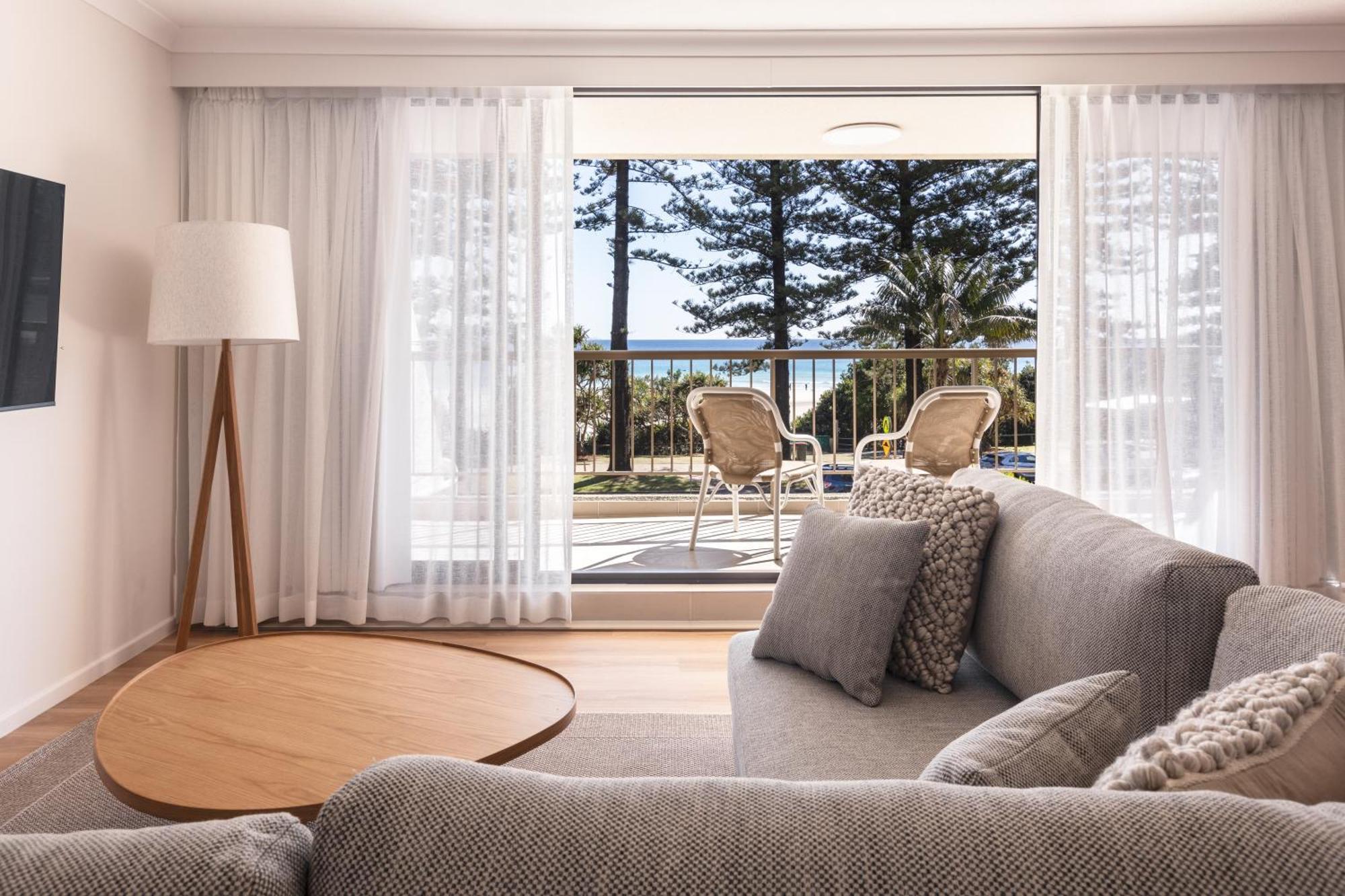 גולד קוסט Columbia Beachfront Apartments On Rainbow Bay מראה חיצוני תמונה