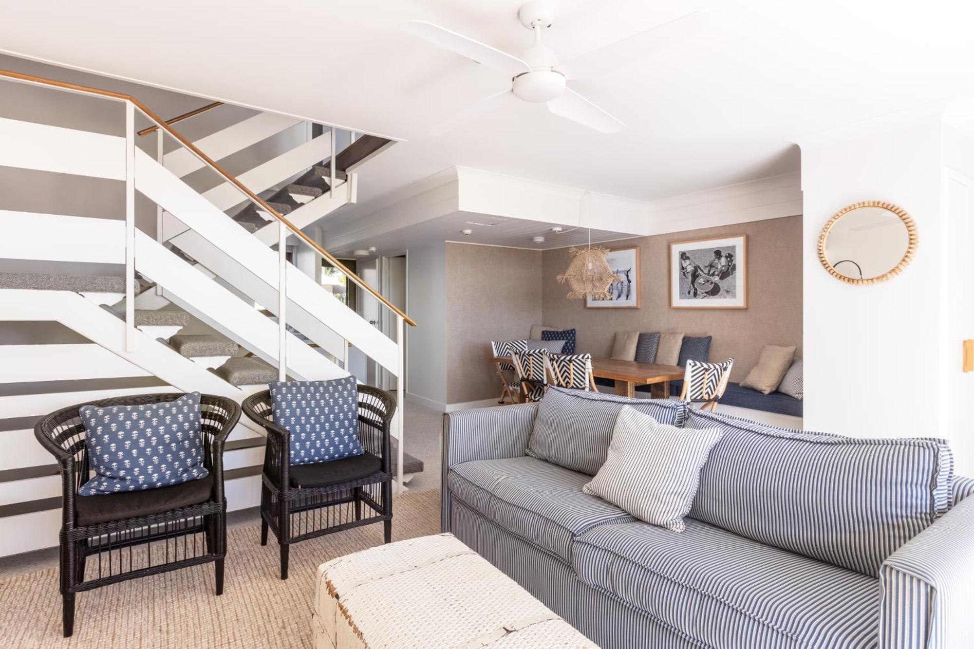 גולד קוסט Columbia Beachfront Apartments On Rainbow Bay מראה חיצוני תמונה